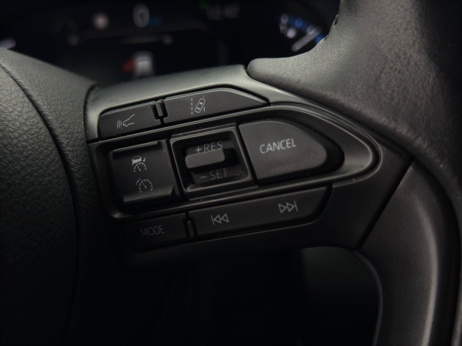 Fahrzeugabbildung Toyota Yaris Cross Hybrid *Team-D*Bhz-Lenkrad*RFK*ACC*