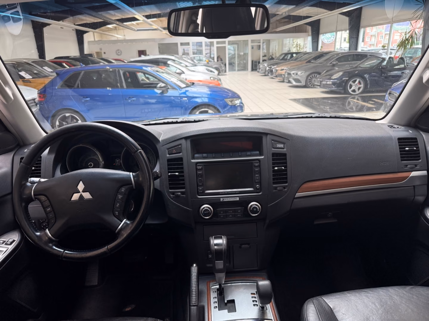 Mitsubishi Pajero IV 3.2 DI-D Instyle 170 ch – BVA - toit ouvrant – 4x4 – 158 666 km
