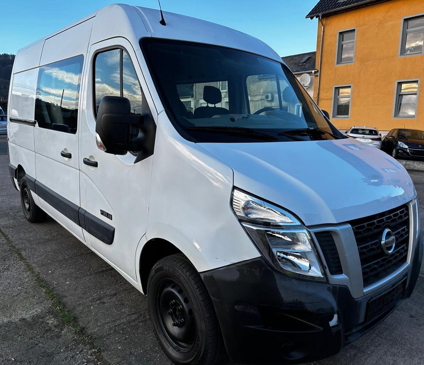 Nissan NV400