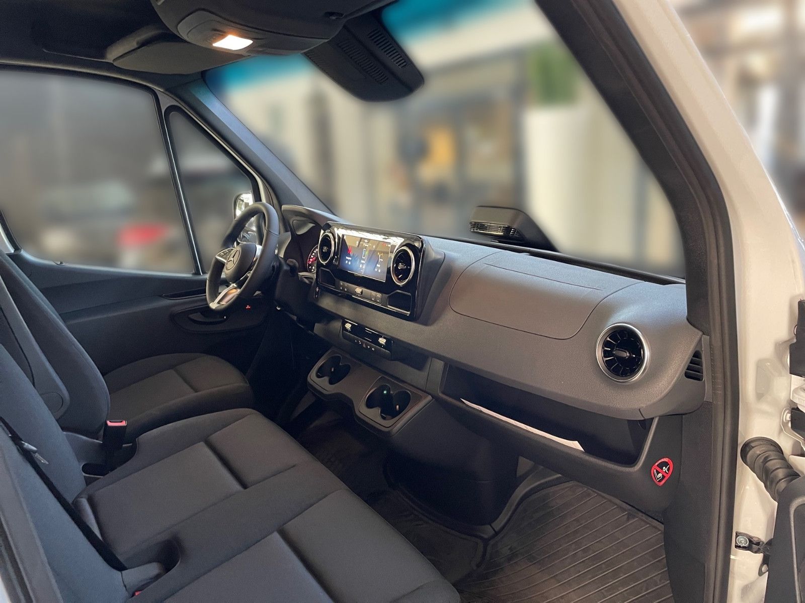 Fahrzeugabbildung Mercedes-Benz Sprinter 315 Kasten PRO L3H2 LED AHK Lenkradhzg