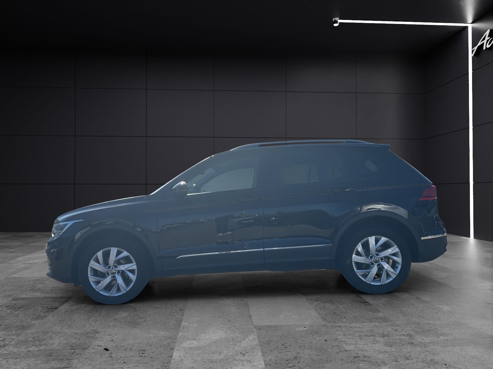 Fahrzeugabbildung Volkswagen Tiguan Life TDI DSG 4M LED ACC AHK LRHzg SH Rear