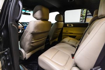 Ford Explorer - 10