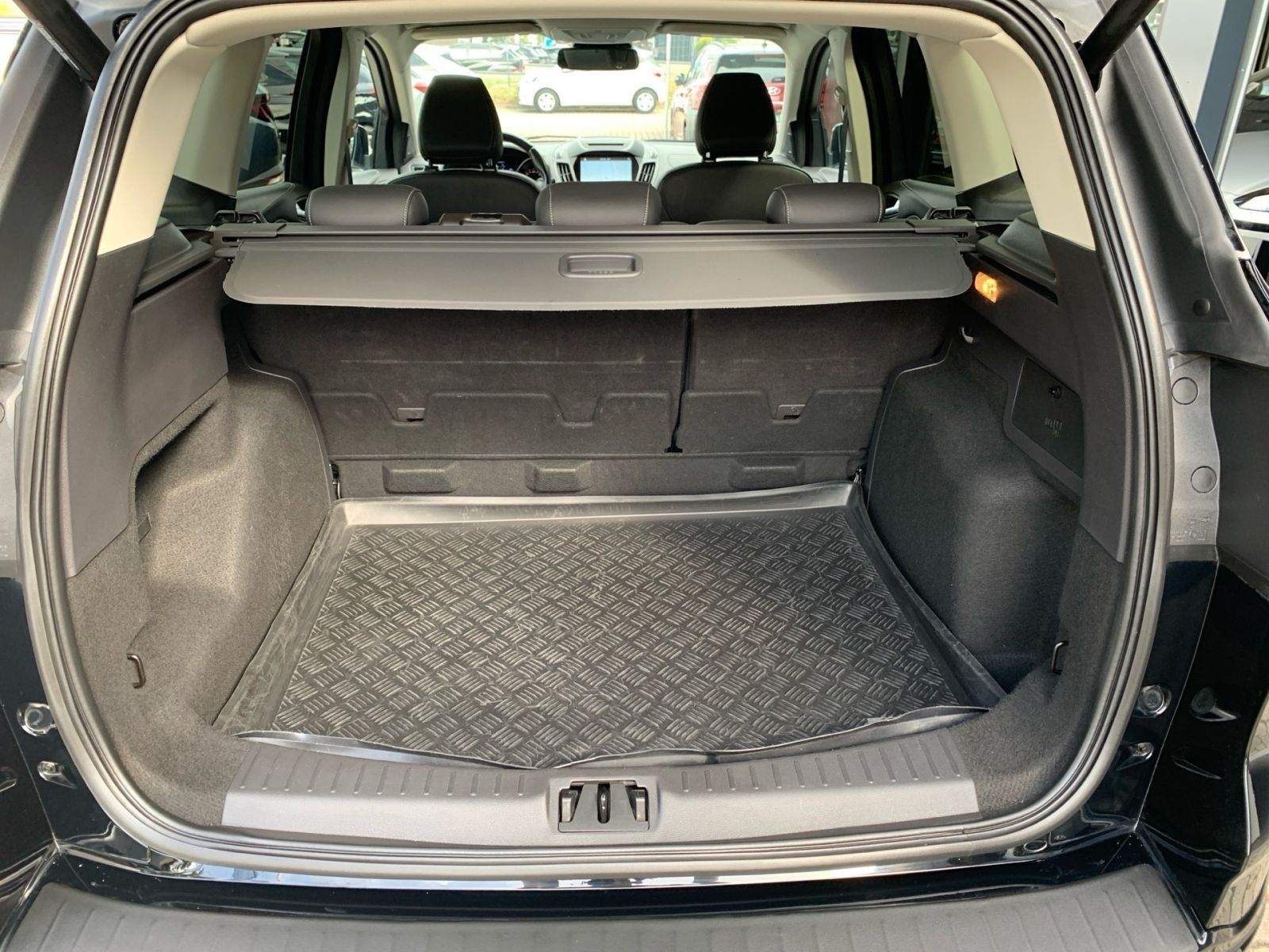 Fahrzeugabbildung Ford Kuga 1.5 EcoBoost Automatik Vignale 4x4 AHK