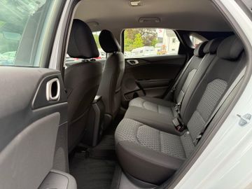 Kia Ceed 1.5 T-GDI Kamera PDC SHZ Klima CarPlay