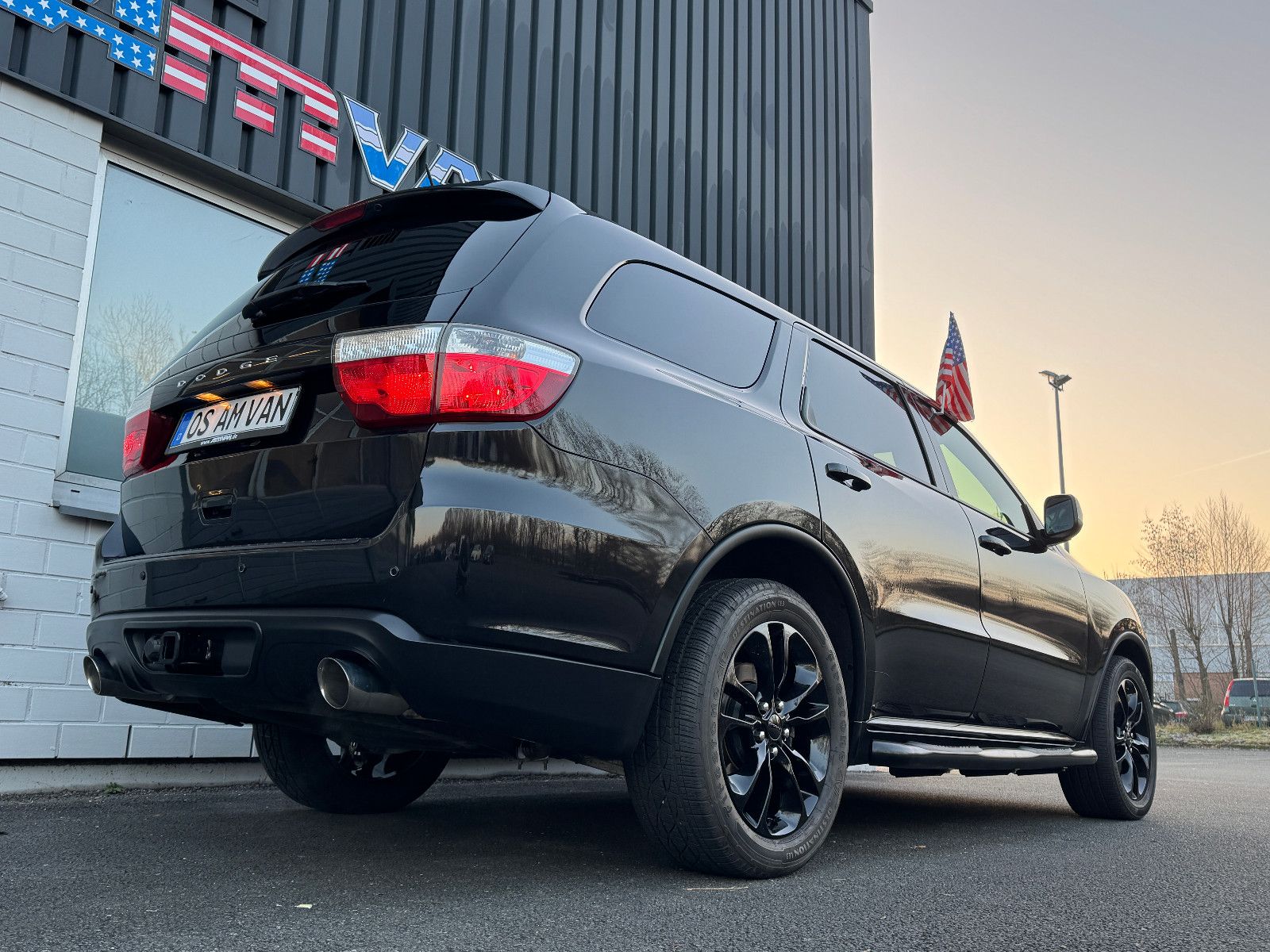 Fahrzeugabbildung Dodge Durango 4x4 5.7 V8 HEMI 20Zoll Leder AHK Navi