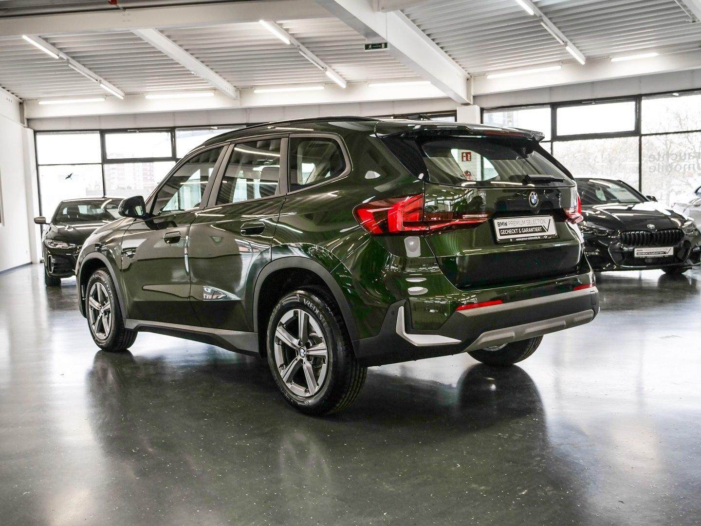 BMW X1 sDrive18d Aut Nav LED Pano Shz Parkass+RFK