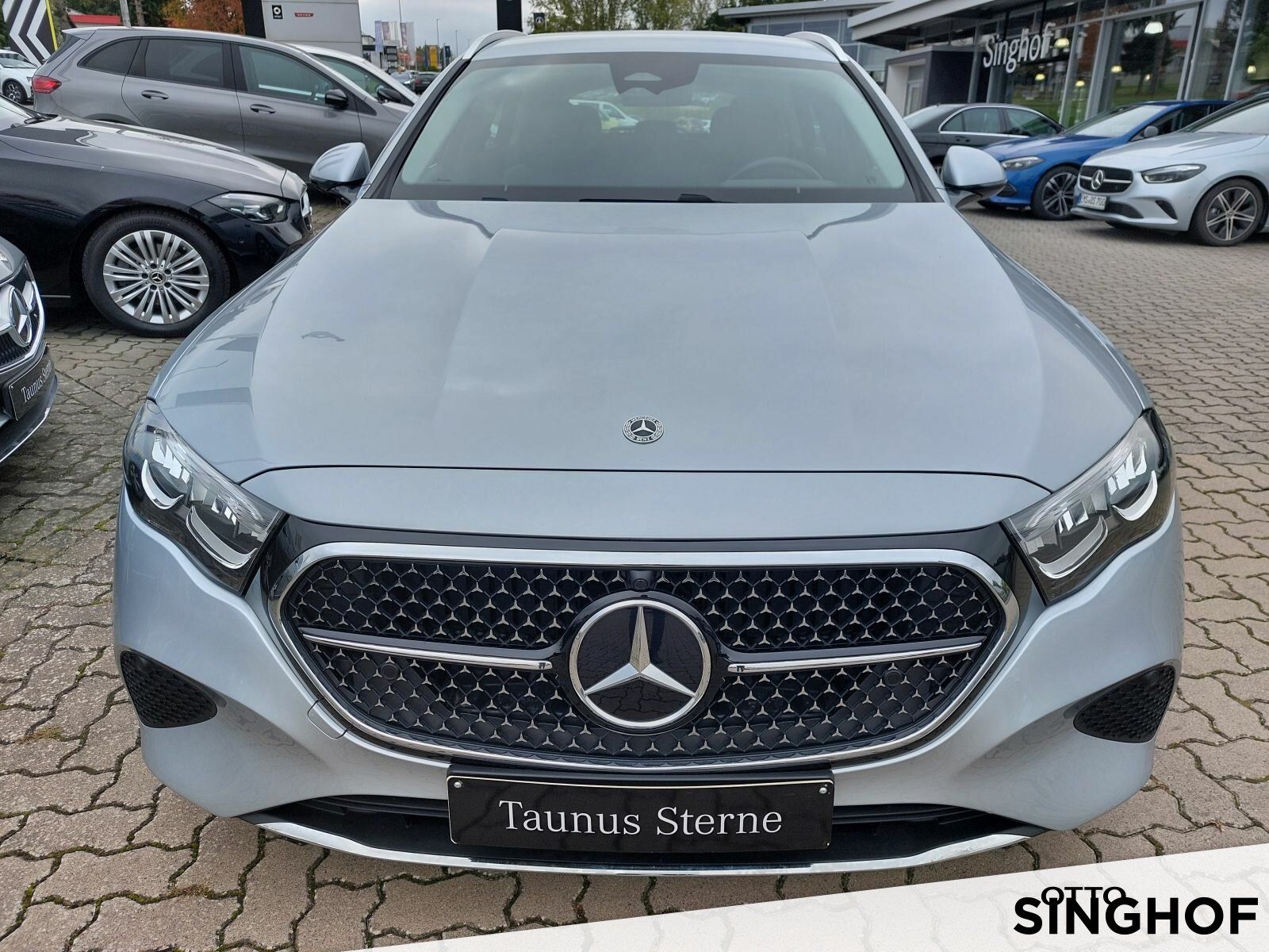 Fahrzeugabbildung Mercedes-Benz E 220 d T Avantgarde +AHK+Rü Kam+Distronic+LED+