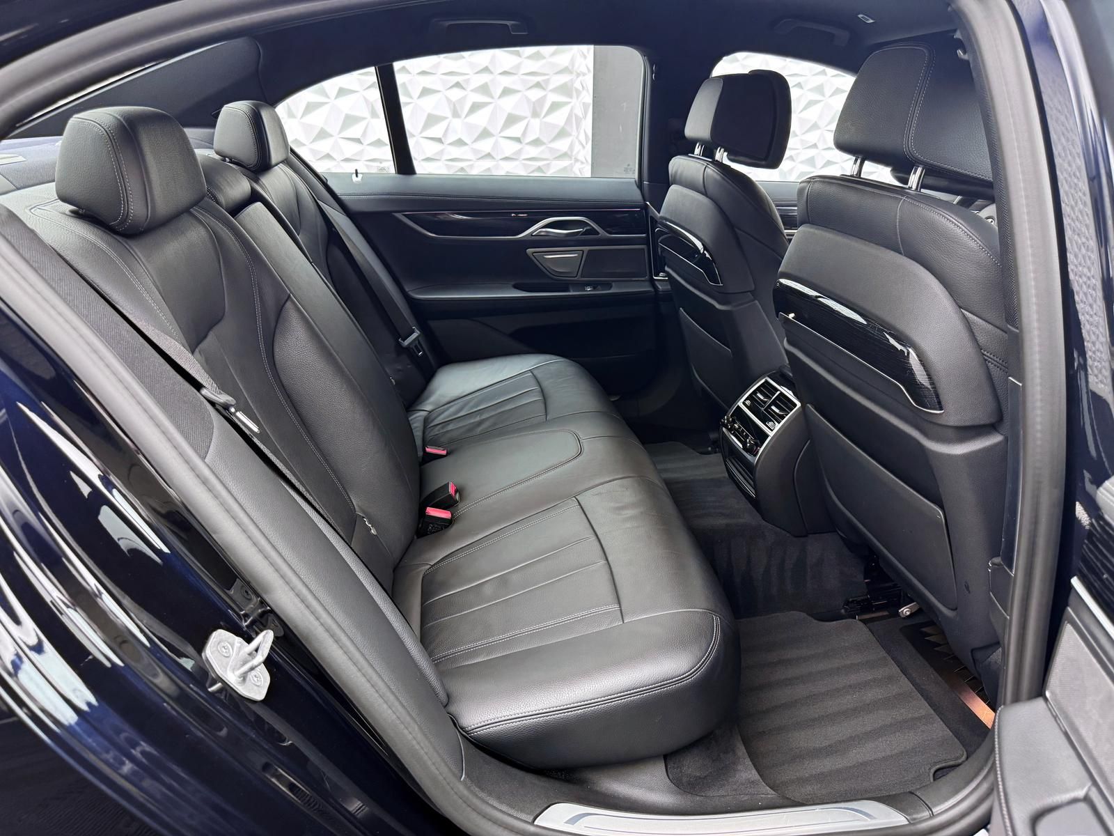 Fahrzeugabbildung BMW d XDR*M-PAKET*H&K*STANDHZG*HUD*MASSAGE*KEY*360°