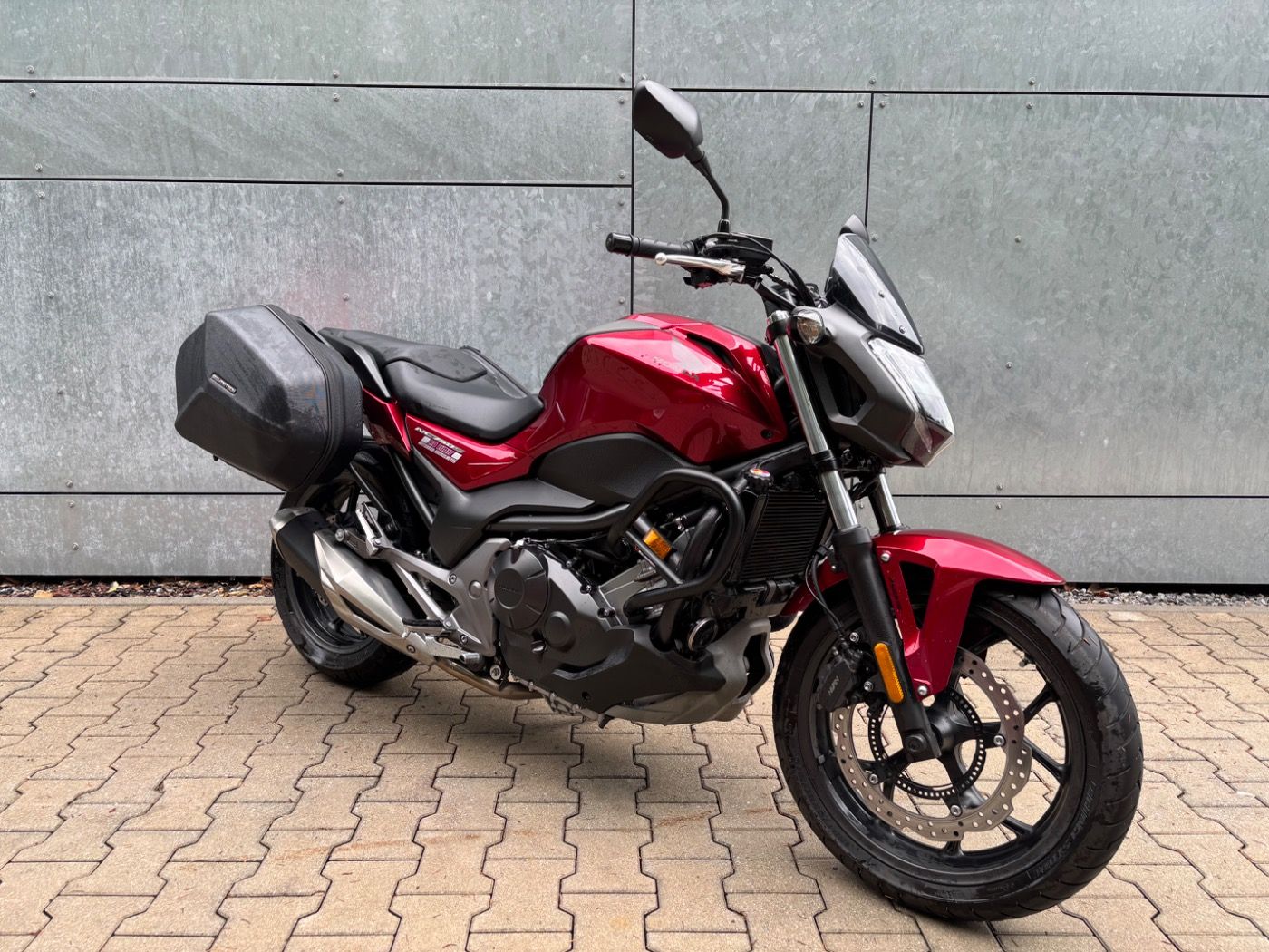 Fahrzeugabbildung Honda NC 750 S ABS Tieferlegung A2 Seitenkoffer