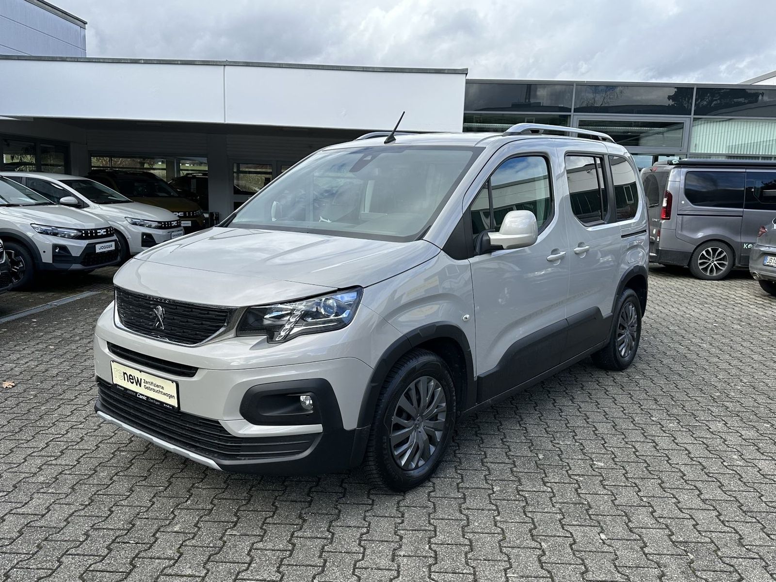 Fahrzeugabbildung Peugeot Rifter 1.2 PureTech 110 Allure L1 S&S