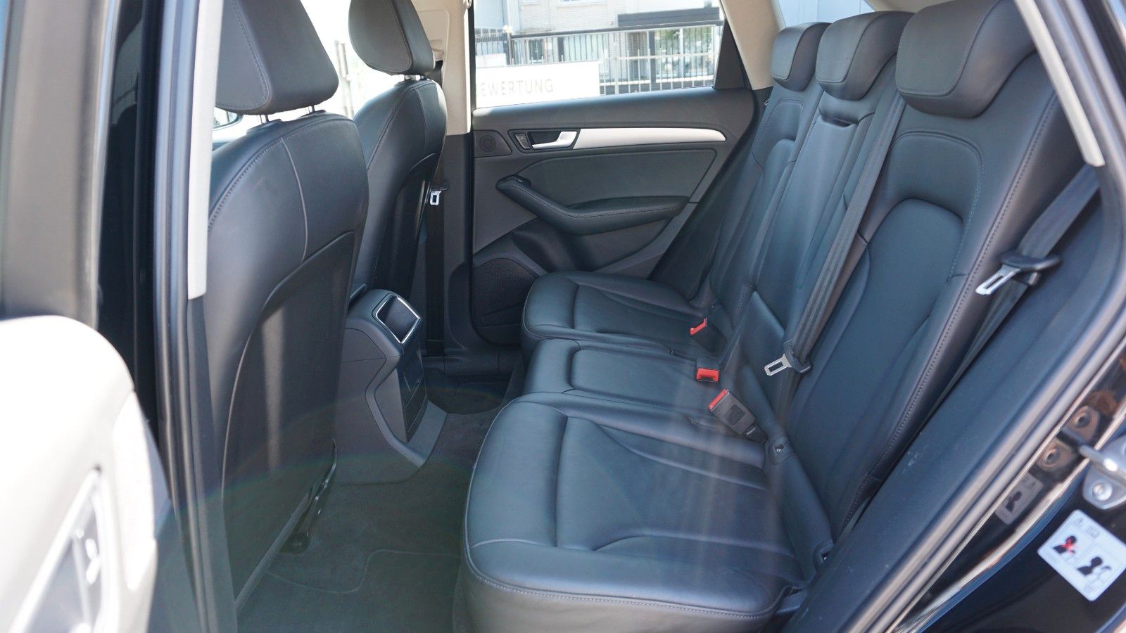 Fahrzeugabbildung Audi Q5 2.0 TFSI  quattro, Leder, SHZ, 8 fach bereift