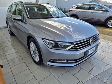 Volkswagen Passat - 2