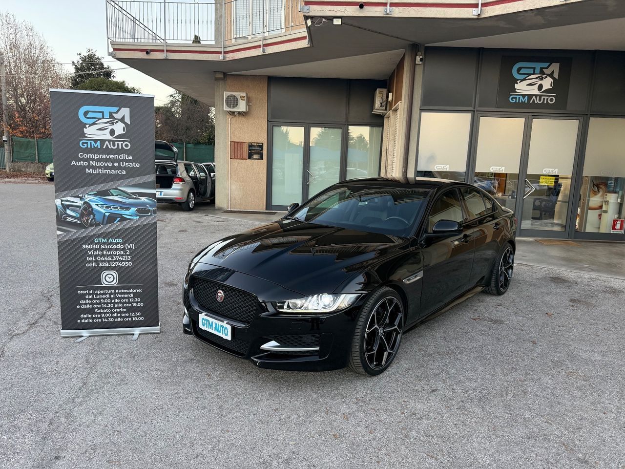 JAGUAR XE