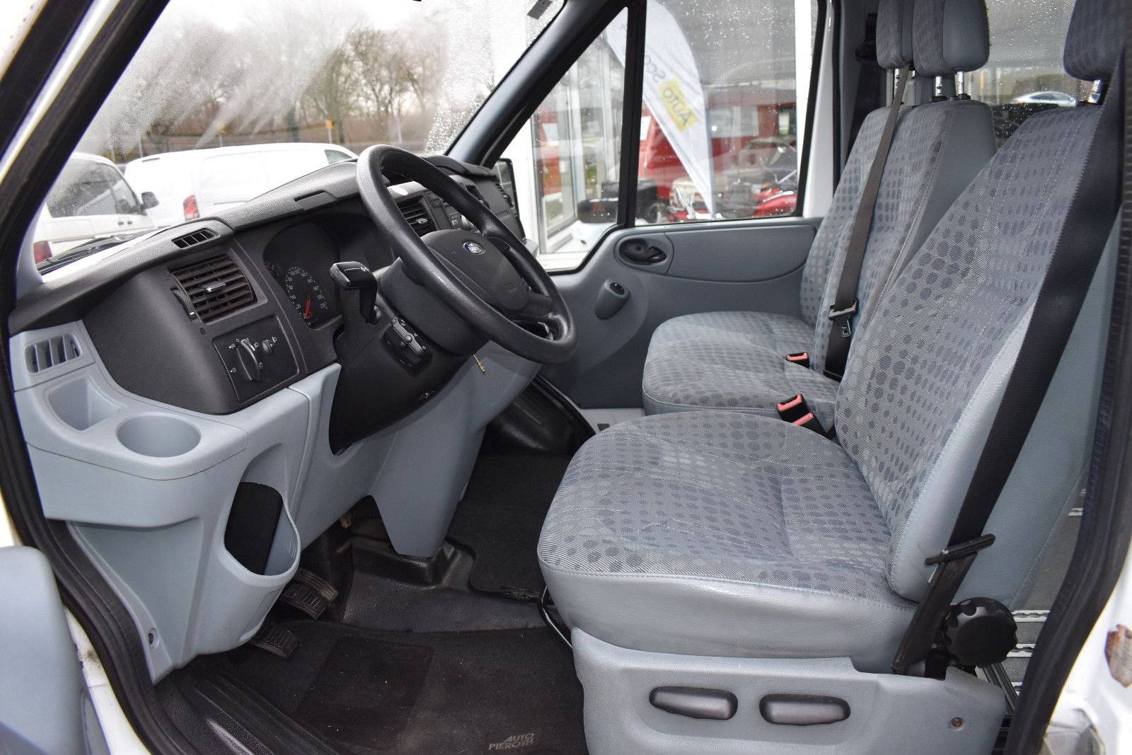Fahrzeugabbildung Ford Transit Kombi FT300*Behindertengerecht*Lift*8333