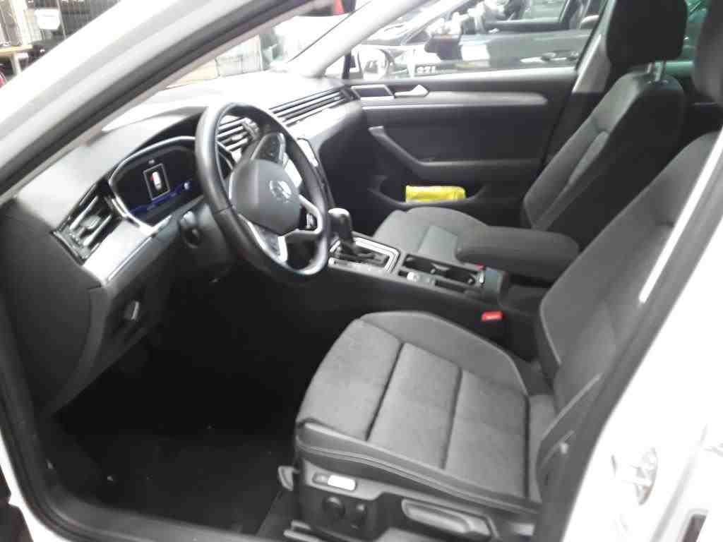 Fahrzeugabbildung Volkswagen Passat Variant TDI Business DSG R-Line Standhzg.