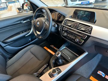 BMW 118 i *Klima*PDC*Navi*Sitzh*Klimaautomatik*