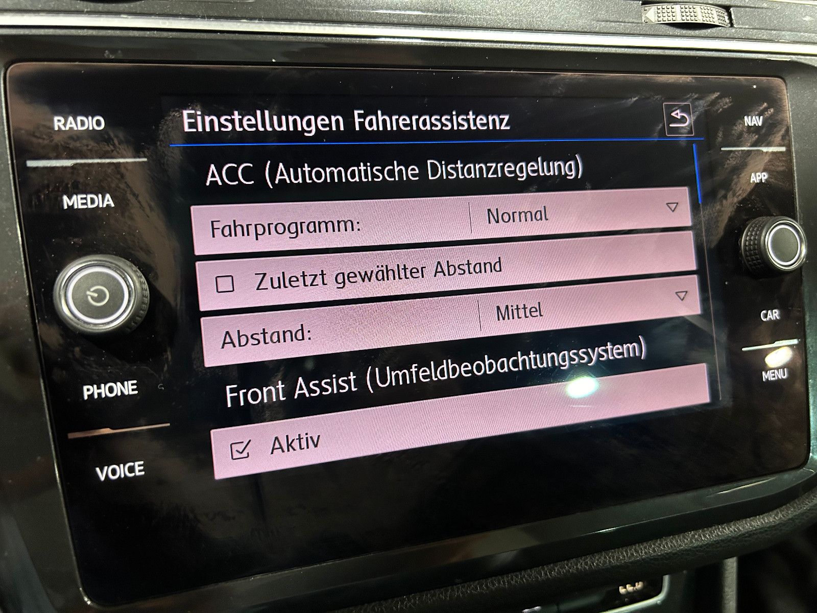 Fahrzeugabbildung Volkswagen Tiguan Highline BMT/PANO/ACC/APPLE/ALCANTARA/KAM