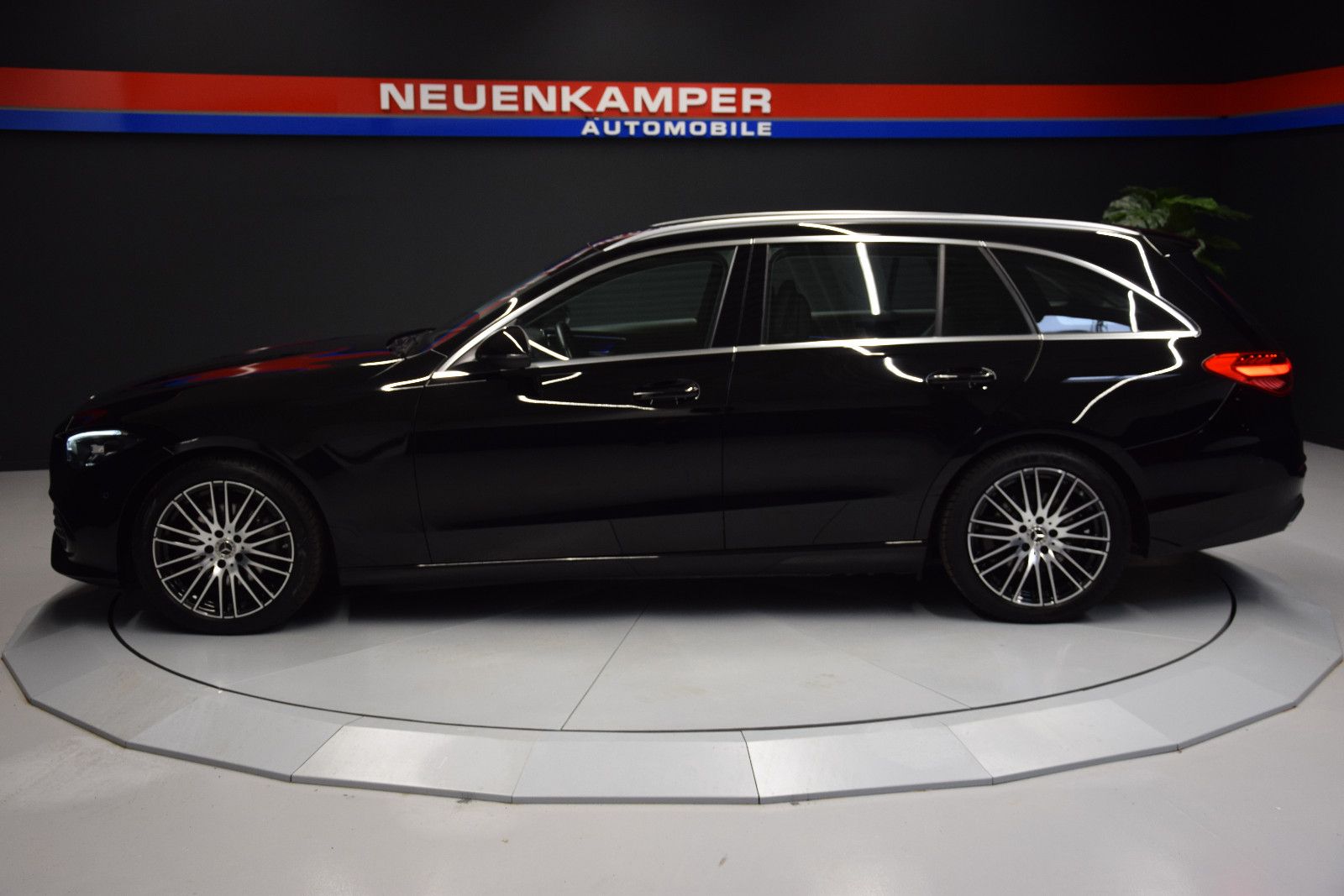 Fahrzeugabbildung Mercedes-Benz C 180 T-Modell Avantgarde MBUX Ambiente Kamera