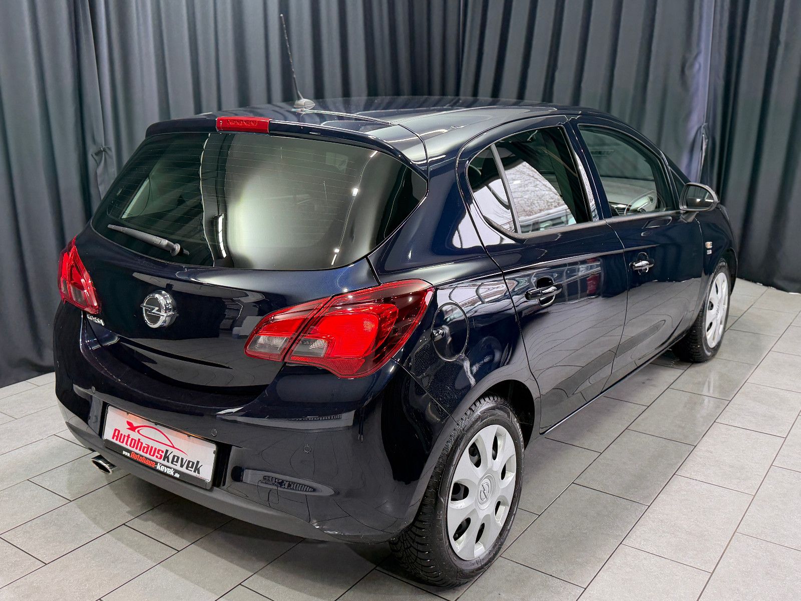 Fahrzeugabbildung Opel Corsa E|Automatik|RF-Kamera|Heizung|Bluetooth