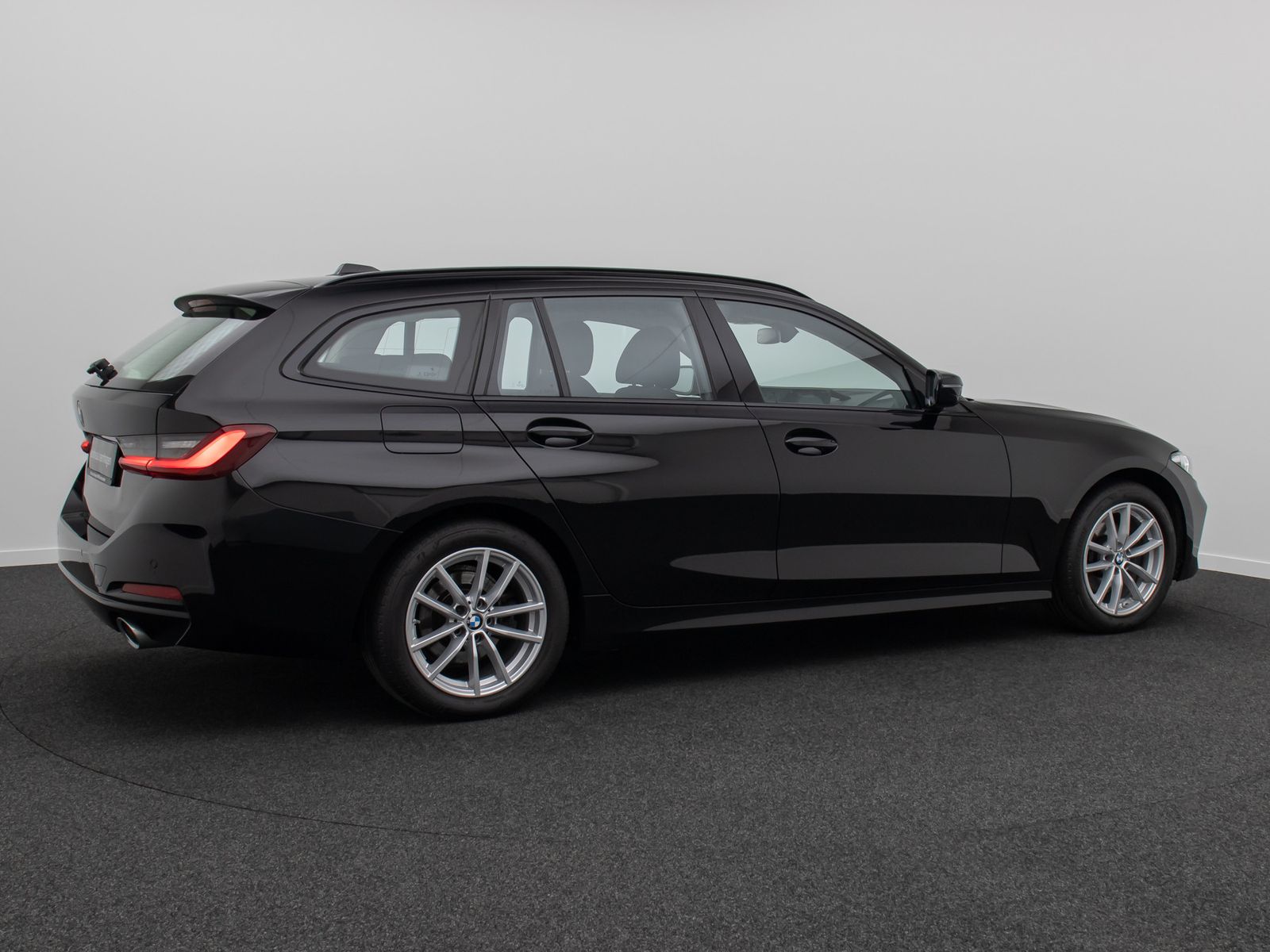 Fahrzeugabbildung BMW 320d GeschwindigReg AHK Widscreen Sport DAB