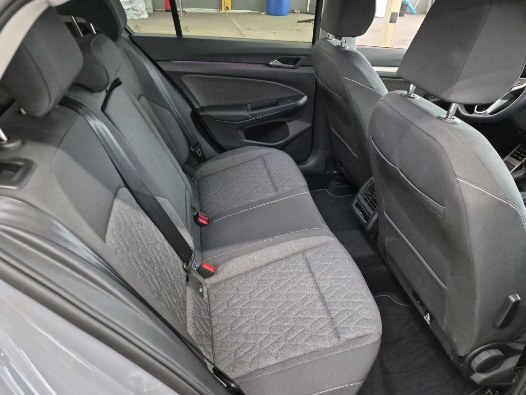 Fahrzeugabbildung Volkswagen Golf TSI Move *Navi*LED*PDC*Sitzhzg*ACC*APP*