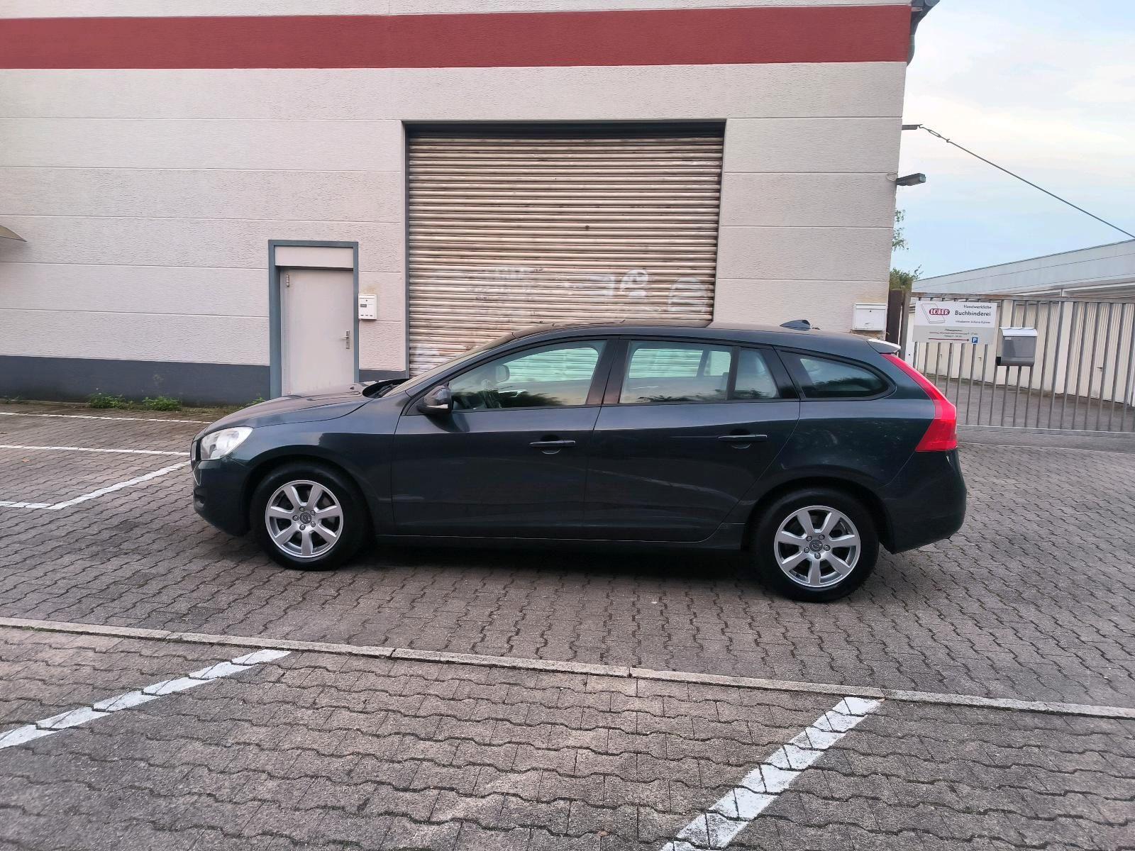 Volvo V60 2011 — двигун 114 HP (84kW)