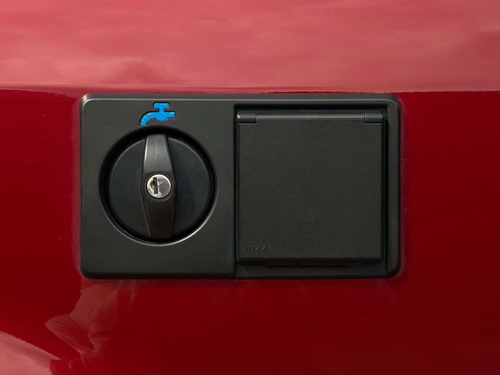 Fahrzeugabbildung Volkswagen T6.1 California Ocean 2.0 TDI Hub Küche Markise