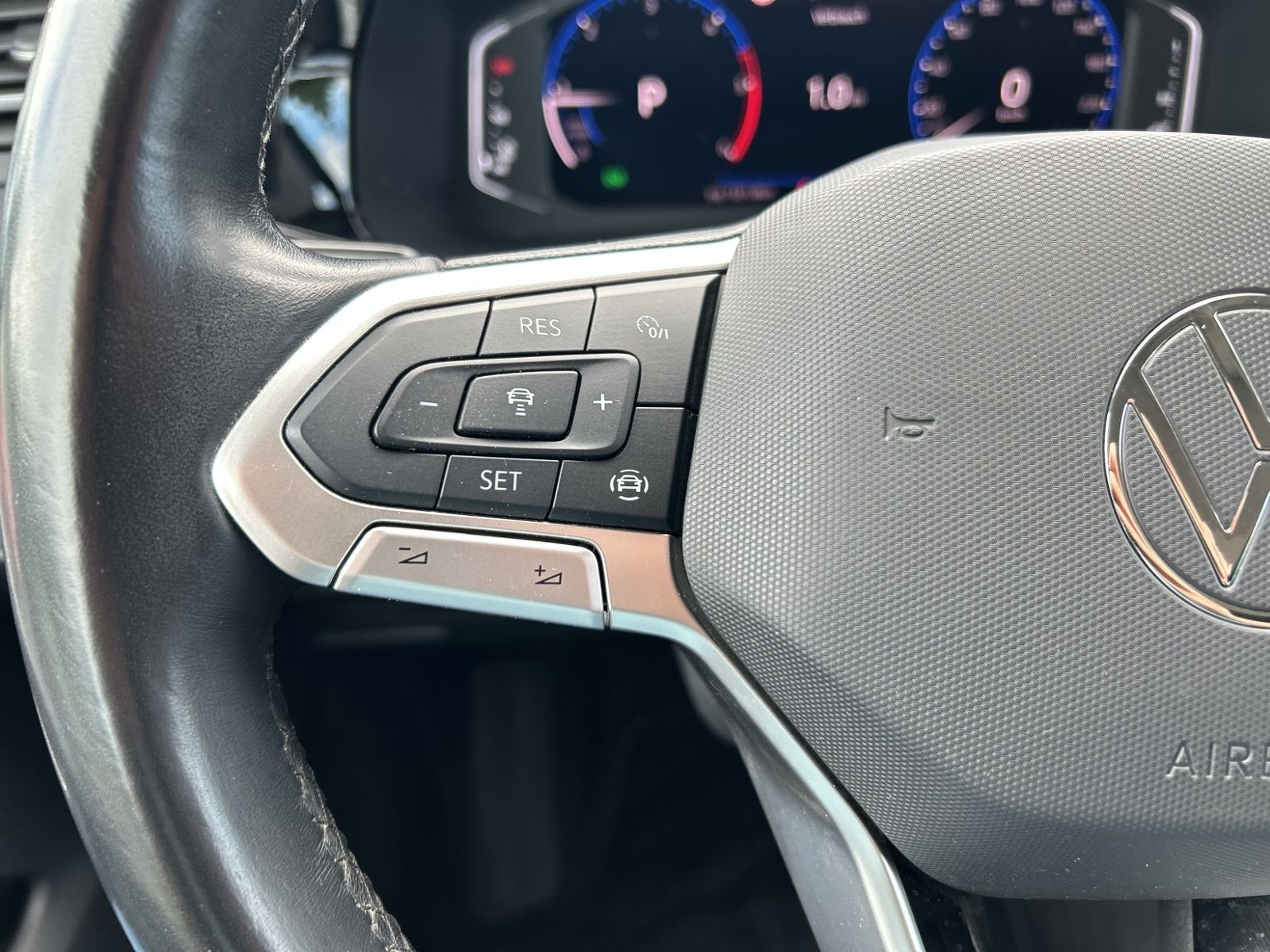 T6.1 Multivan Highline 2.0 TDI 4Motion, Navi, Zu