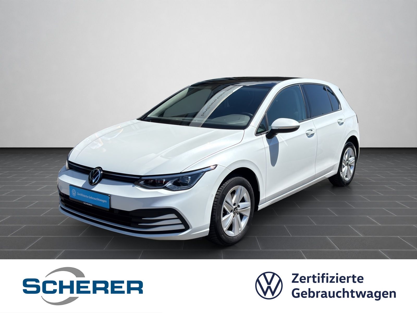 Volkswagen Golf VIII 1.5 eTSI Life RFK PANO LED SHZ