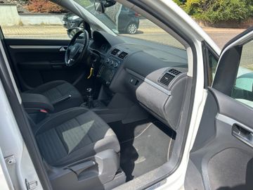 Volkswagen Touran - 8