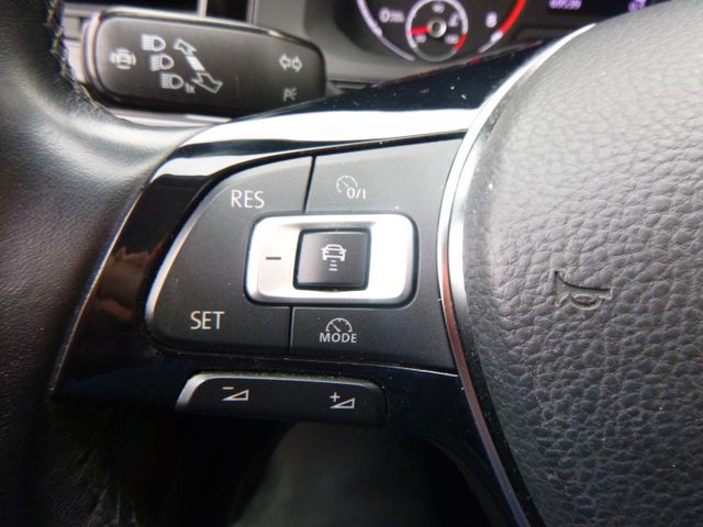 Fahrzeugabbildung Volkswagen Polo VI IQ.DRIVE >Navi/Sitzheiz/Einparkhilfe/ACC