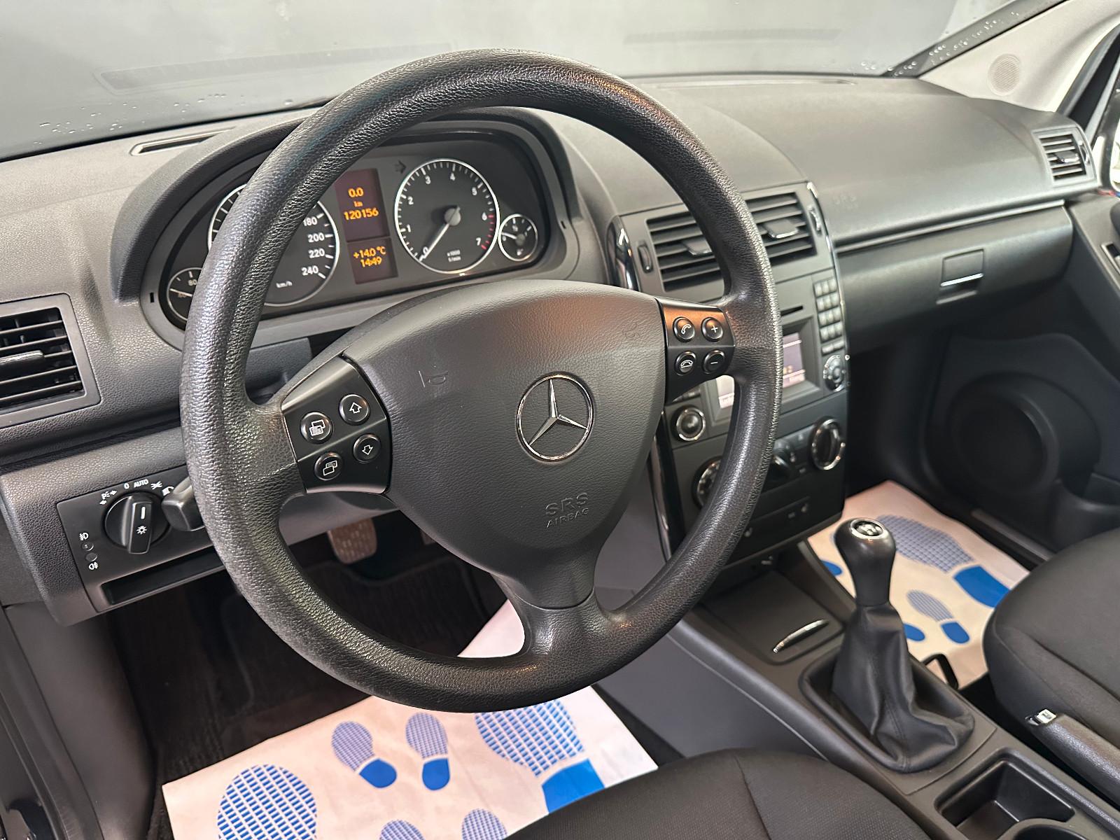 Mercedes-Benz A170 2009 — photo 10