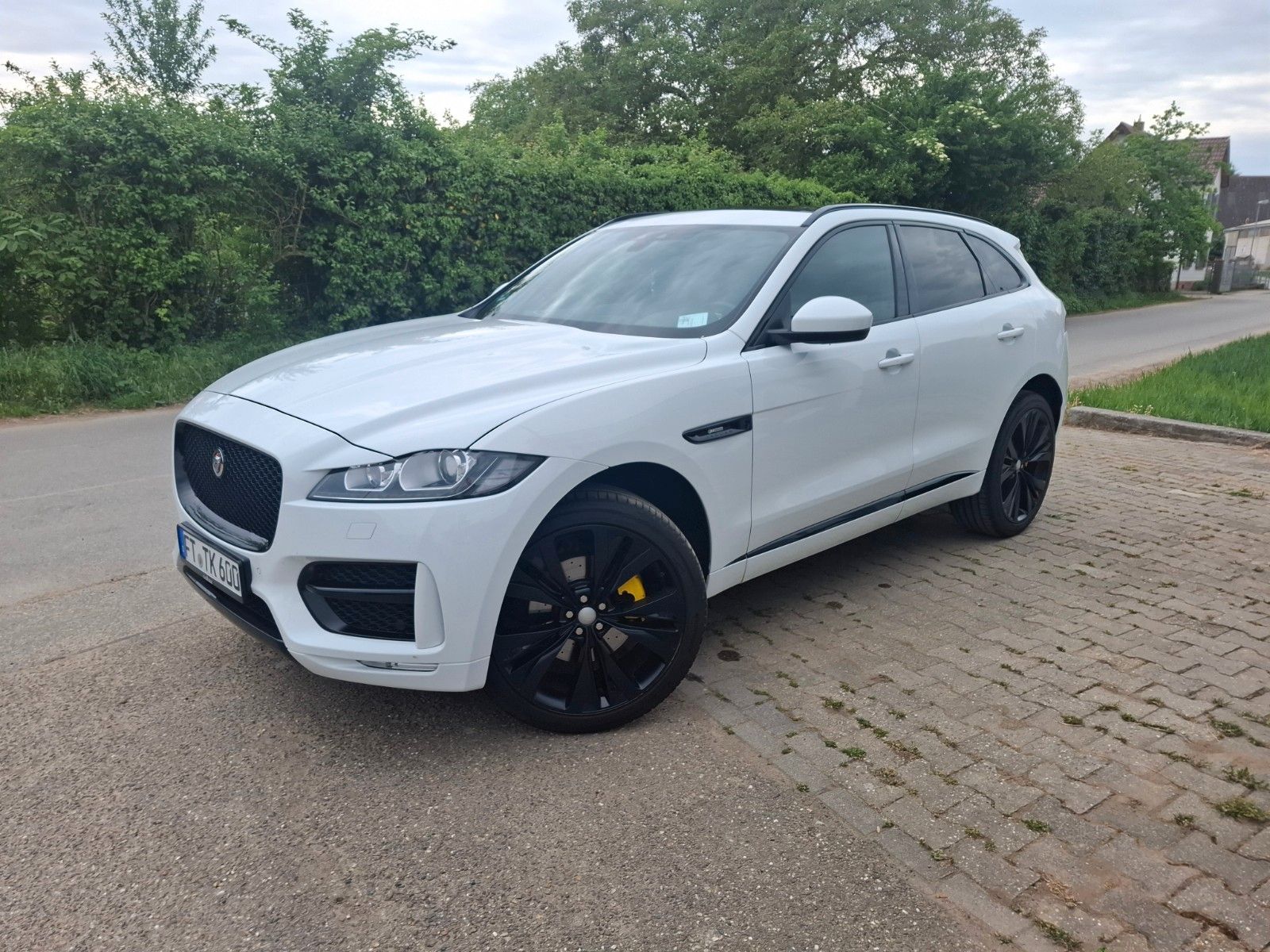 JAGUAR F-Pace