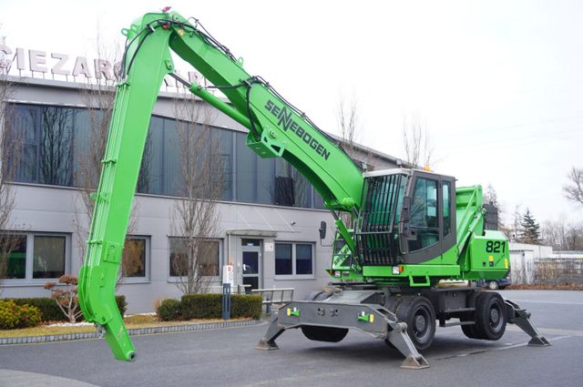 Sennebogen 821 Green Line material handling excavator