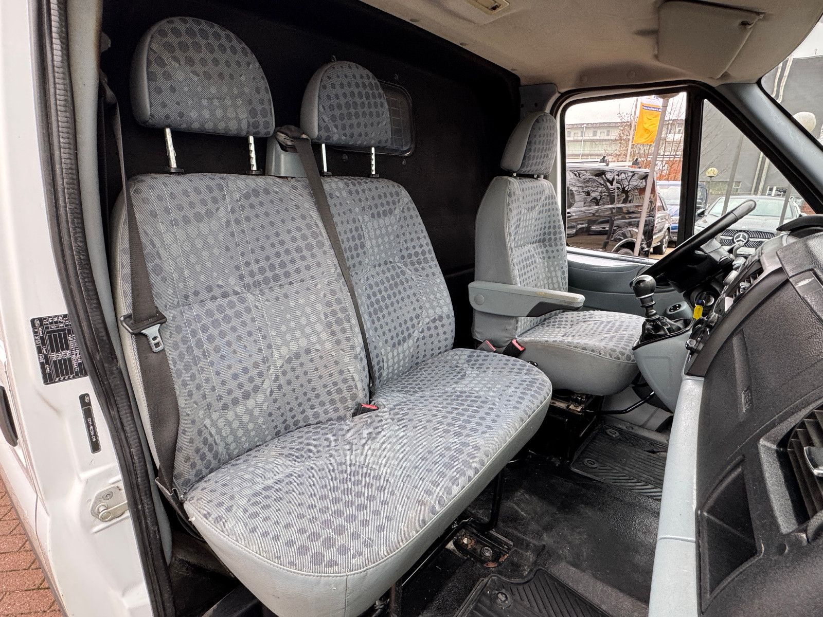 Fahrzeugabbildung Ford Transit Kasten FT 350 HOCH & LANG KLIMA H.REGALE