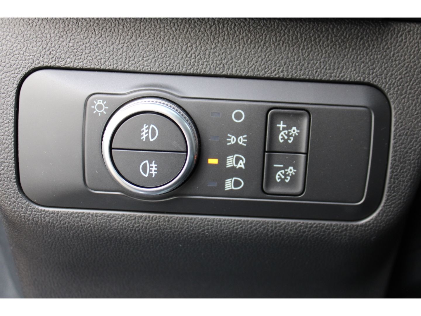 FORD Kuga 2.0 Hybrid ST-Line ACC LED TWA RFK AHK Navi - Image 14