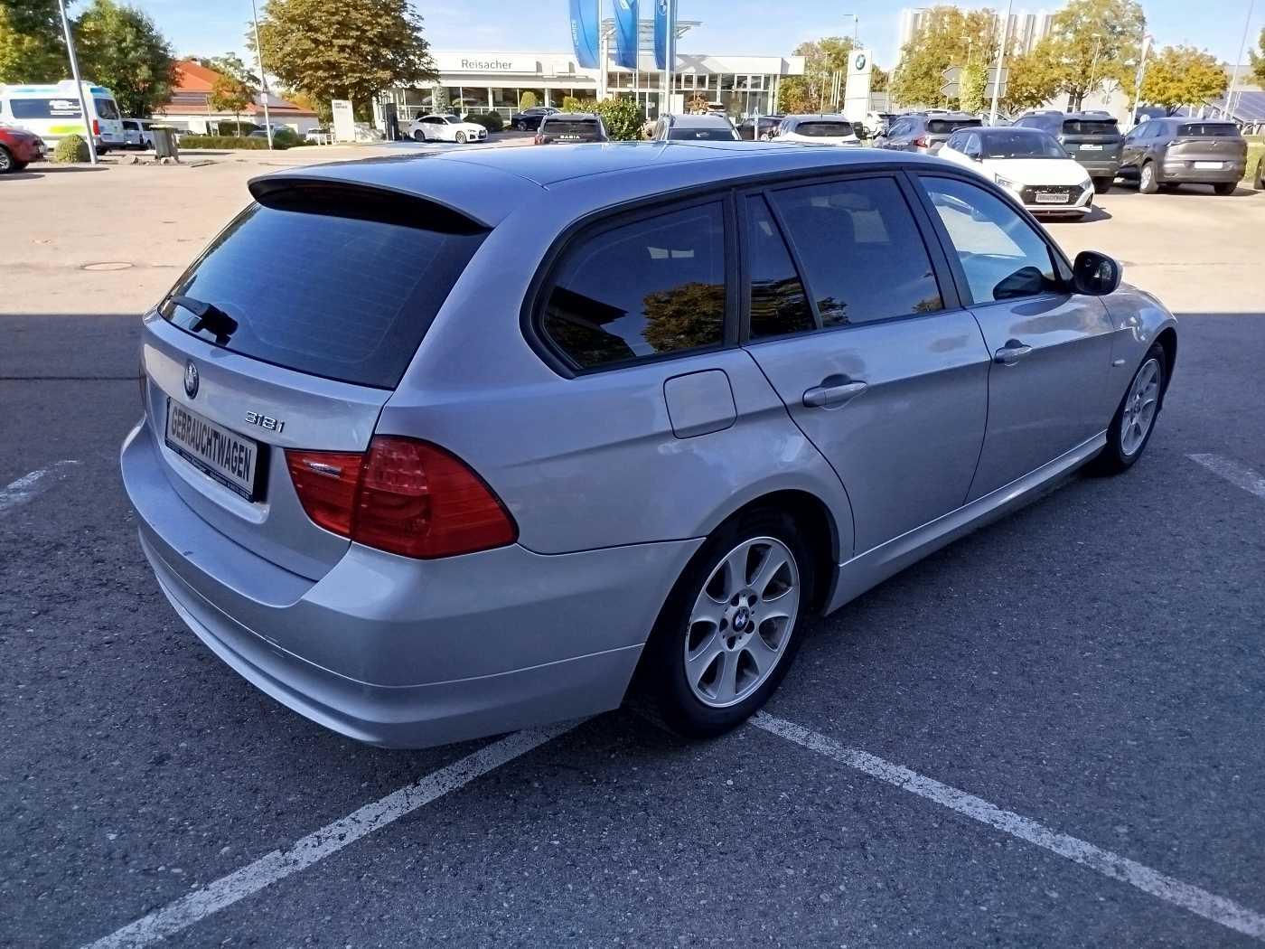 BMW 318 2010 — engine 1.995 cm³, 143 HP (105kW)