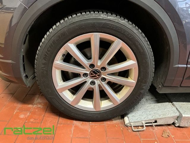 Fahrzeugabbildung Volkswagen T-Roc Cabriolet 1.5 TSI R-Line Navi Dig. Cockpit