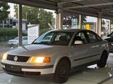 Volkswagen Passat 1.8 Trentline/AUTOMATIK/S-HEFT/WENIG KM