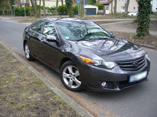 Honda Accord 8  CU1 2.0i V-tec