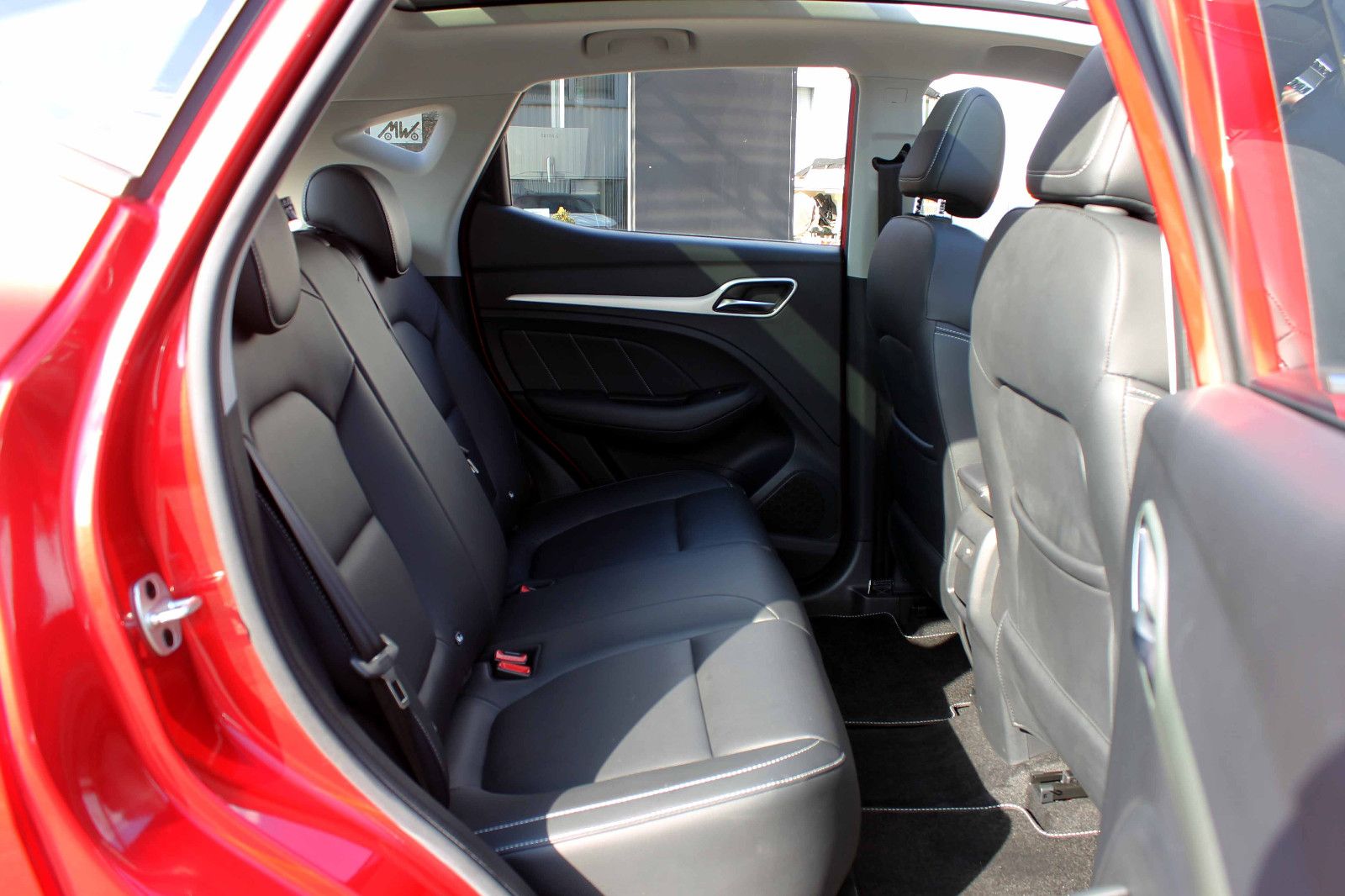 Fahrzeugabbildung MG ZS EV Luxury 5D ACC PANO NAV CarPlay BT SHZ KAM