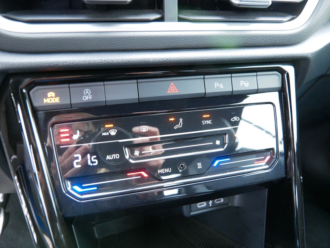 Fahrzeugabbildung Volkswagen T-Roc Cabriolet 1.5 R-Line NEU54T AHK Standheiz