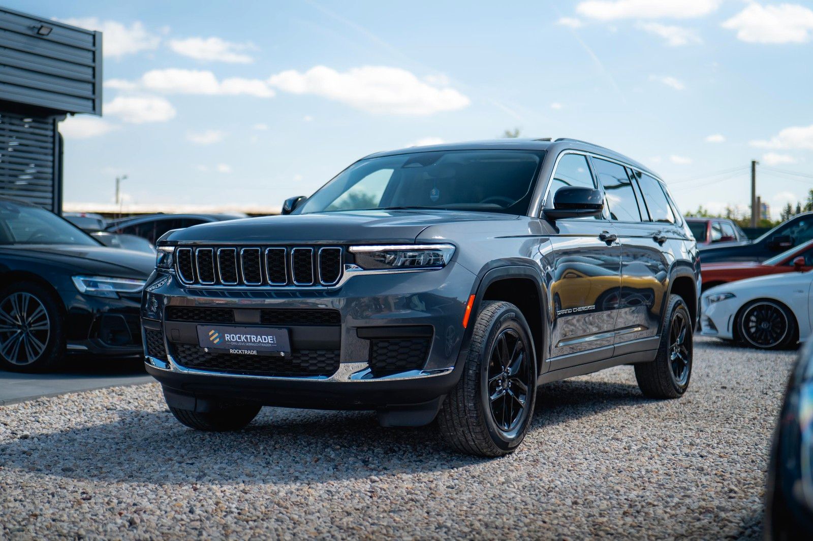 Fahrzeugabbildung Jeep Grand Cherokee 3.6 4x4 LAREDO L ACC Kamera 19%