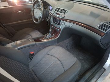 Mercedes E 200 - 8