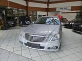 Mercedes-Benz E 200 CGI Elegance Aut. Navi Sitzh. Klima PDC - gebrauchte Mercedes-Benz E 200 aus dem Jahr 2009