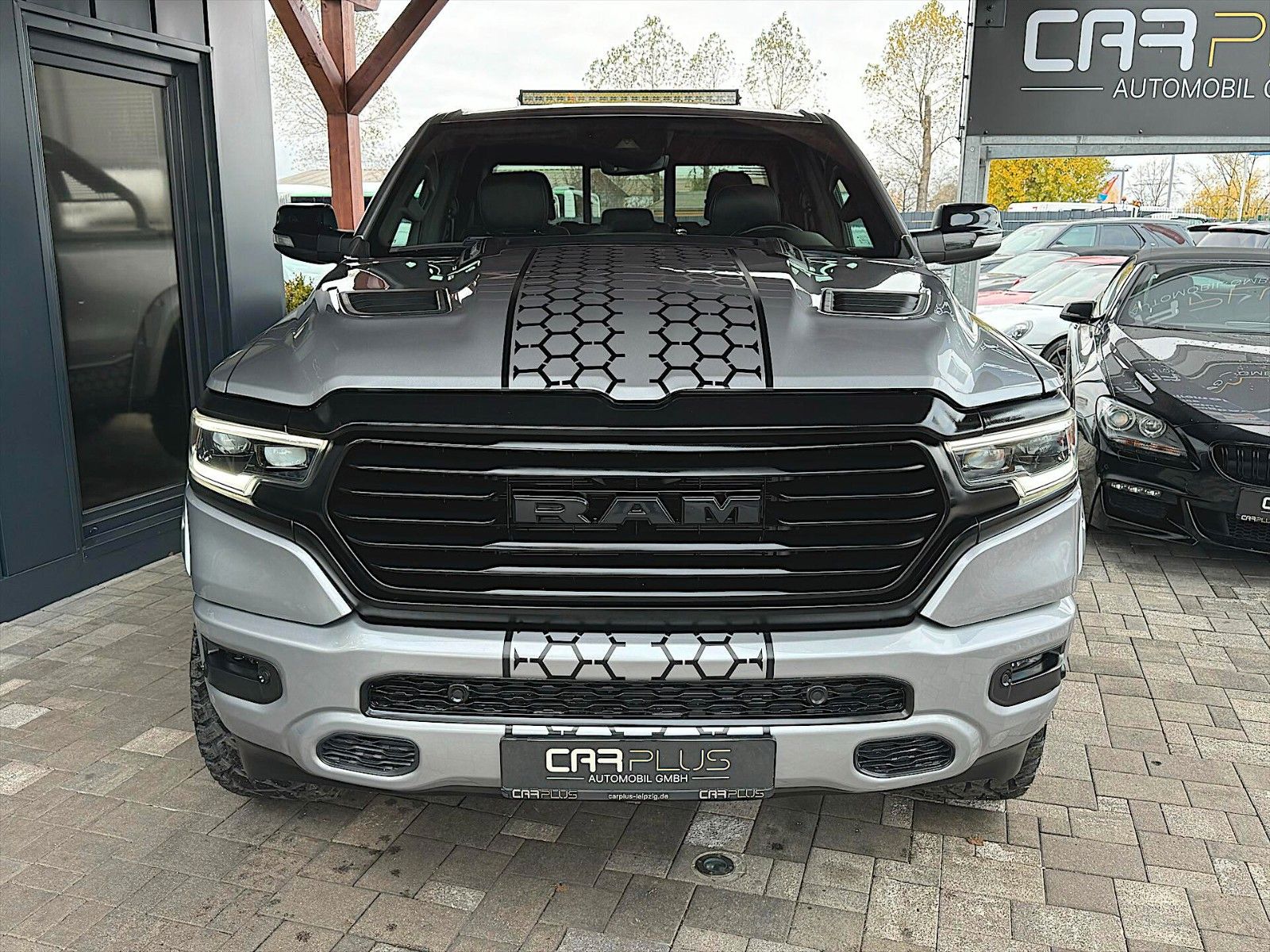 Fahrzeugabbildung Dodge RAM 5.7 V8 HEMI Night Editon Offroad 4x4 LONGBED