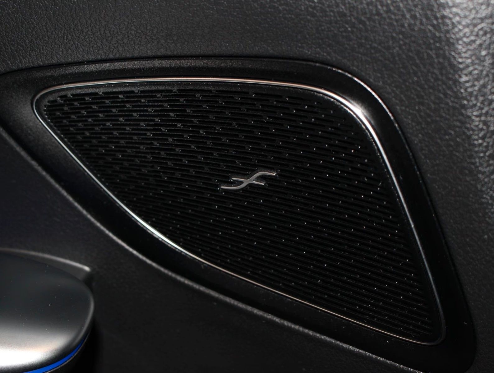 Fahrzeugabbildung Mercedes-Benz C 220 d Avantgarde HUD+Kamera+1.Hand