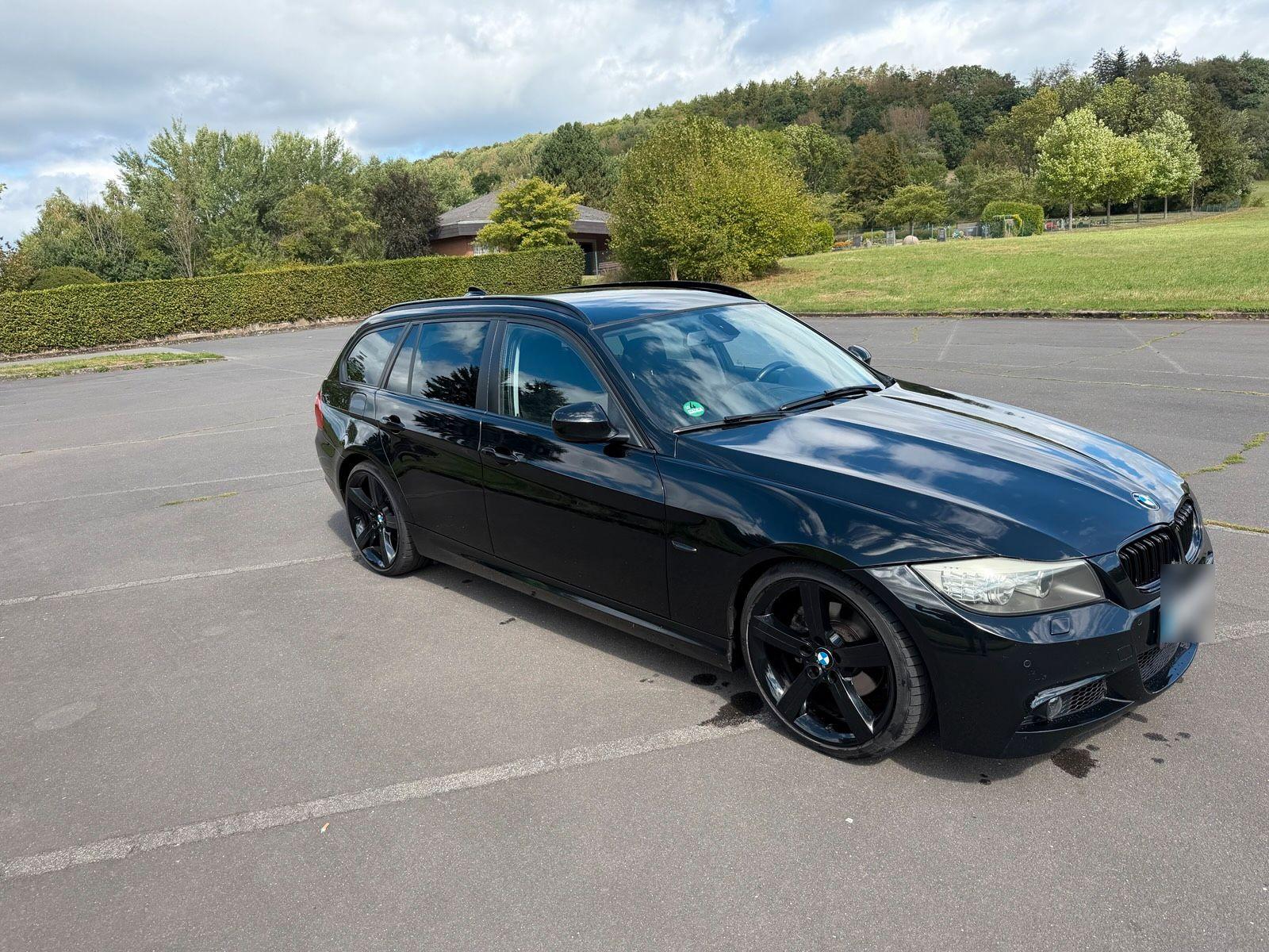 BMW 320 2012 — interior