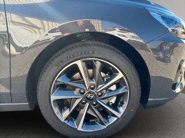 Hyundai i30 1.0 T-GDI ADVANTAGE NAVISITZHZGPDCLED