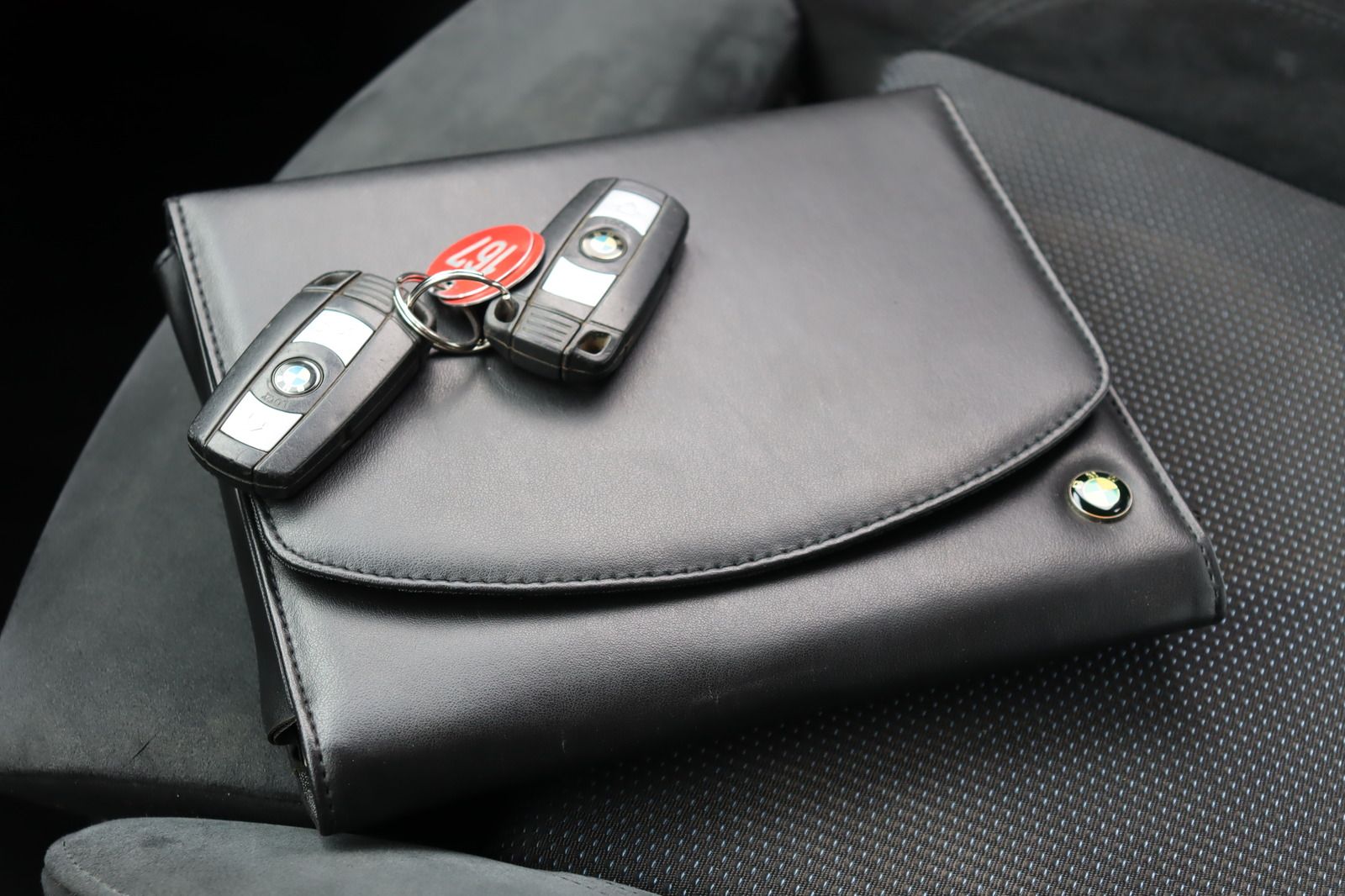 Fahrzeugabbildung BMW 320 d xDrive M-Paket * Xenon * Navi * Alcantara